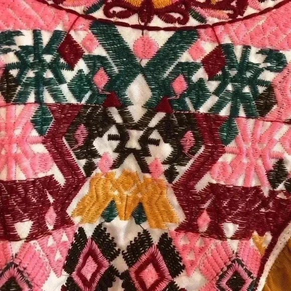 Hailey and Co. Ladies Mustard Yellow Embroidered 3/4 sleeve blouse Medium - Picture 3 of 5